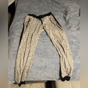 Converse joggers